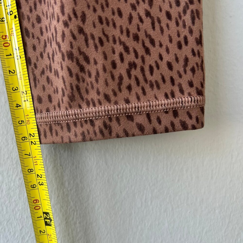 Athleta Salutation Animal Print Leggings w/ Stash Pockets Womens Size M - Picture 11 of 12